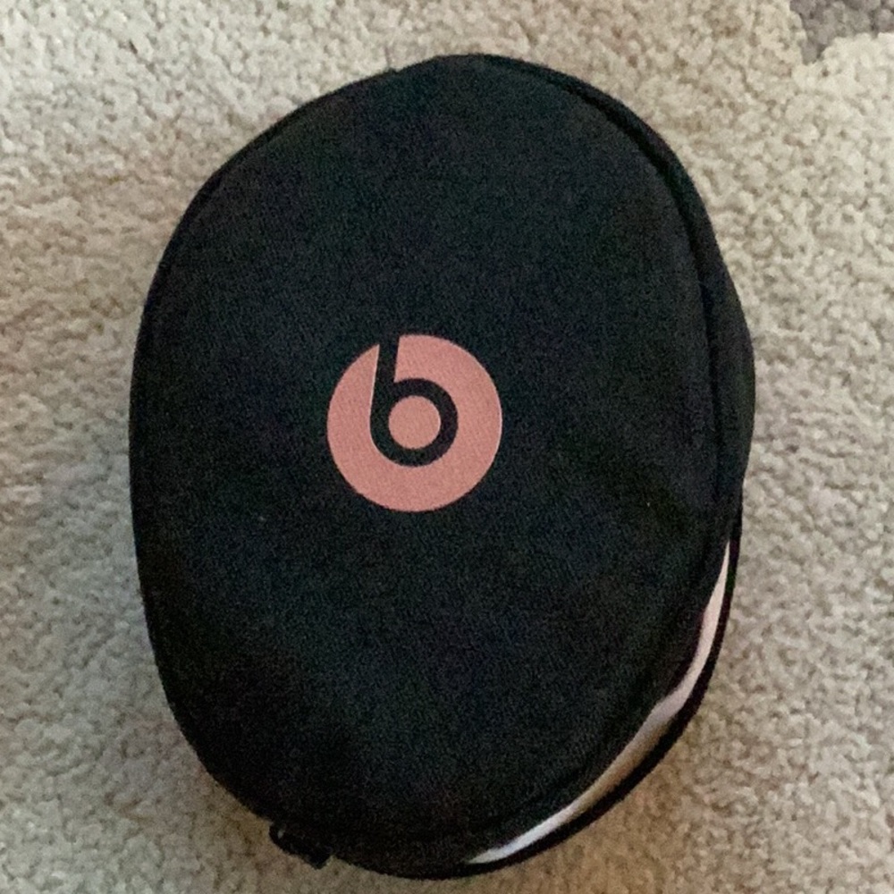 BEATS WIRELESS HEADPHONES - Picture 5 of 7